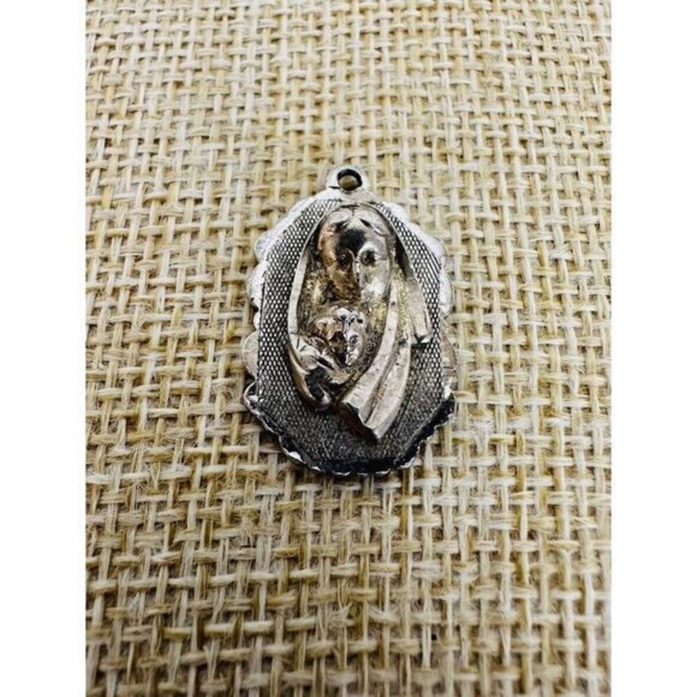 Religious Carved Mother & Baby Oval‎ Sterling Silver Pendant Necklace Vintage